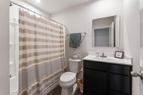 Tiny photo for 197 Chesapeake Circle, Springfield, OH 45505 (MLS # 225039652)