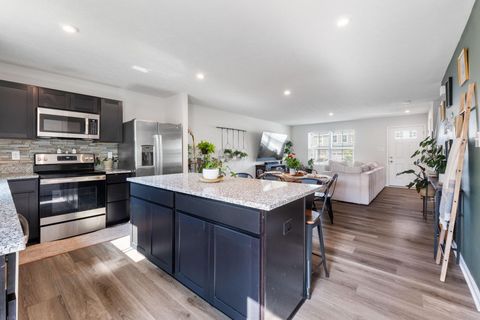 Tiny photo for 197 Chesapeake Circle, Springfield, OH 45505 (MLS # 225039652)