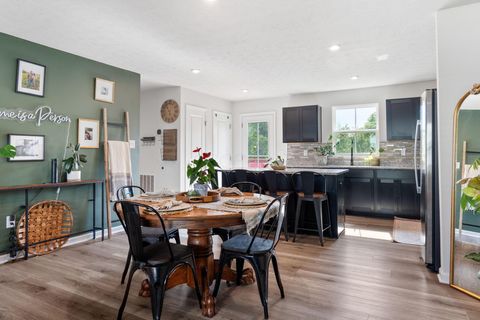 Tiny photo for 197 Chesapeake Circle, Springfield, OH 45505 (MLS # 225039652)