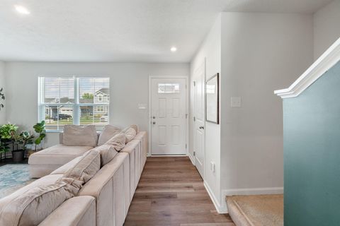 Tiny photo for 197 Chesapeake Circle, Springfield, OH 45505 (MLS # 225039652)