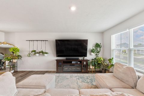 Tiny photo for 197 Chesapeake Circle, Springfield, OH 45505 (MLS # 225039652)