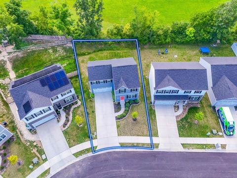 Tiny photo for 197 Chesapeake Circle, Springfield, OH 45505 (MLS # 225039652)