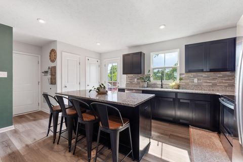 Tiny photo for 197 Chesapeake Circle, Springfield, OH 45505 (MLS # 225039652)