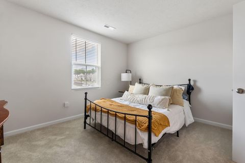 Tiny photo for 197 Chesapeake Circle, Springfield, OH 45505 (MLS # 225039652)