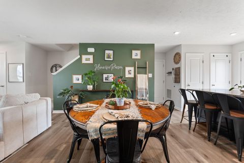 Tiny photo for 197 Chesapeake Circle, Springfield, OH 45505 (MLS # 225039652)