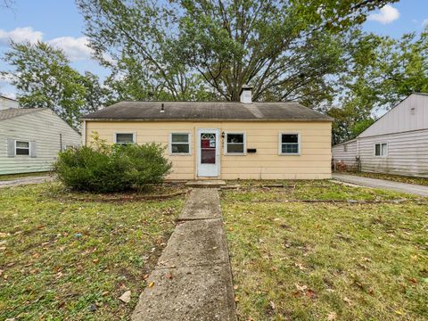 Photo of 184 S Hampton Road, Columbus, OH 43213 (MLS # 225037438)