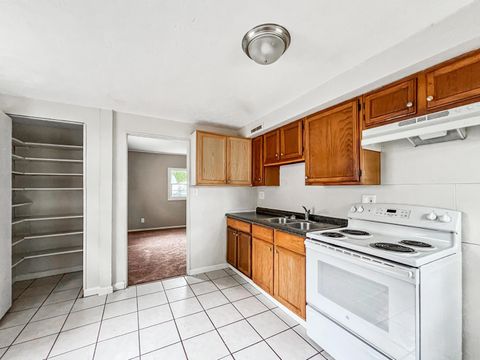 Tiny photo for 184 S Hampton Road, Columbus, OH 43213 (MLS # 225037438)