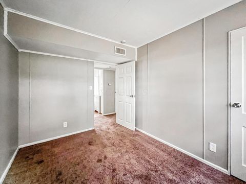 Tiny photo for 184 S Hampton Road, Columbus, OH 43213 (MLS # 225037438)