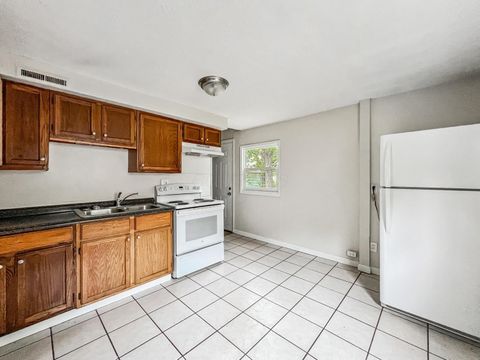 Tiny photo for 184 S Hampton Road, Columbus, OH 43213 (MLS # 225037438)