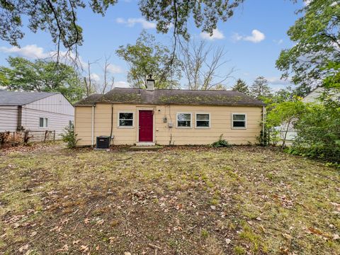 Tiny photo for 184 S Hampton Road, Columbus, OH 43213 (MLS # 225037438)