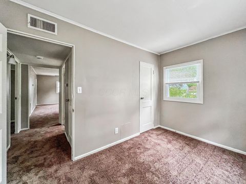 Tiny photo for 184 S Hampton Road, Columbus, OH 43213 (MLS # 225037438)