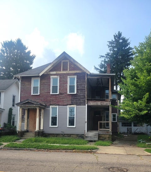 Photo of 108 W Locust Street, Newark, OH 43055 (MLS # 226031937)