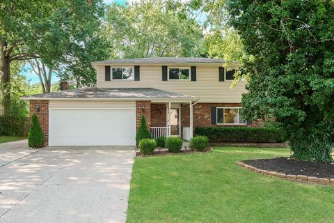 Photo of 603 Fawndale Place, Columbus, OH 43230 (MLS # 225038520)