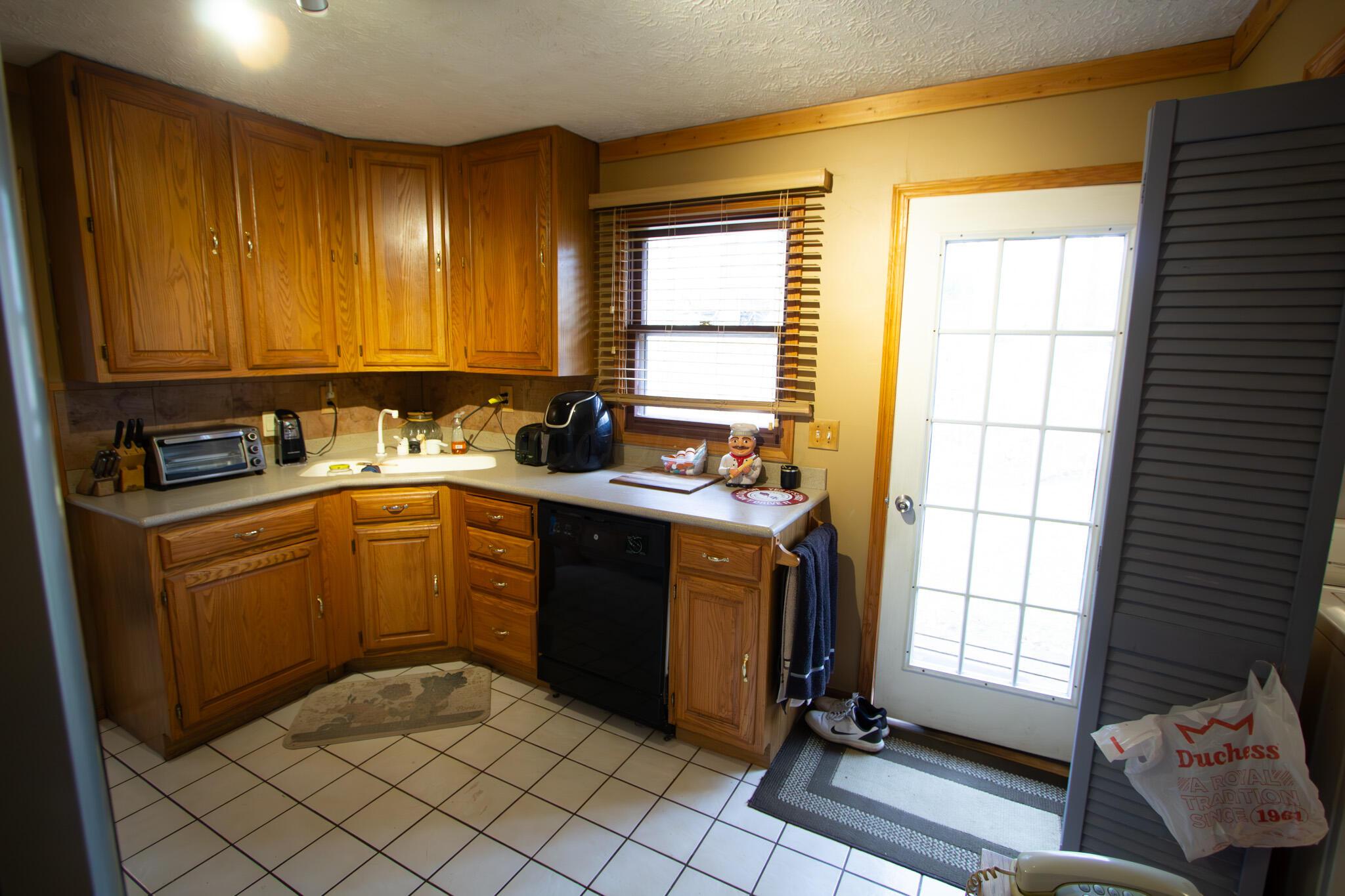 474 Natchez Lane, Sugar Grove, Ohio image 7