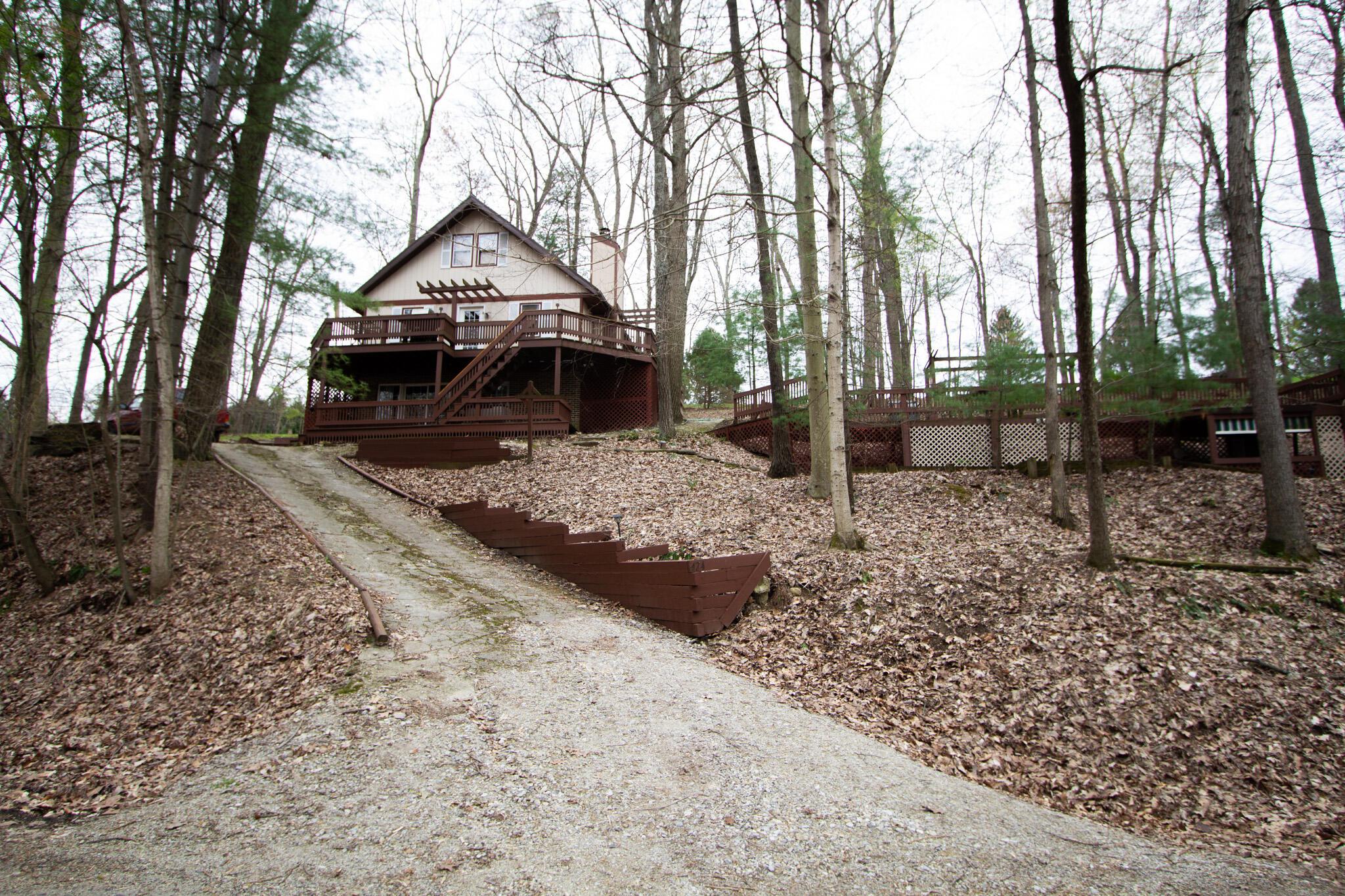 474 Natchez Lane, Sugar Grove, Ohio image 1