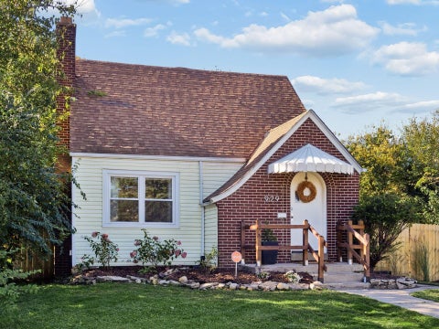 Tiny photo for 929 Bulen Avenue, Columbus, OH 43206 (MLS # 226039933)