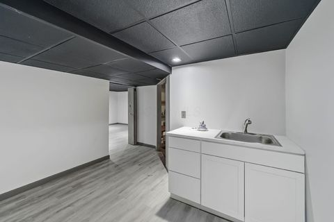 Tiny photo for 4271 Kenbury Place, Columbus, OH 43220 (MLS # 225045106)