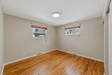 Tiny photo for 4271 Kenbury Place, Columbus, OH 43220 (MLS # 225045106)