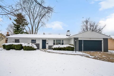 Photo of 4271 Kenbury Place, Columbus, OH 43220 (MLS # 225045106)