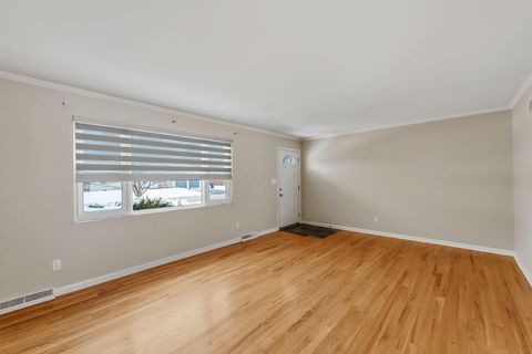 Tiny photo for 4271 Kenbury Place, Columbus, OH 43220 (MLS # 225045106)