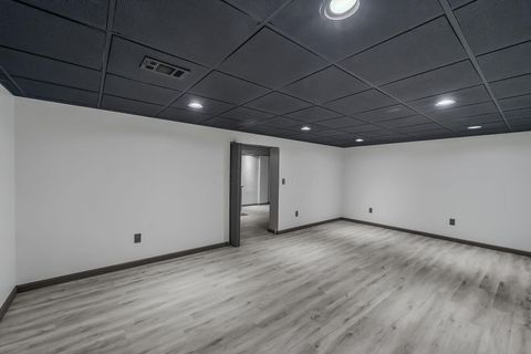 Tiny photo for 4271 Kenbury Place, Columbus, OH 43220 (MLS # 225045106)