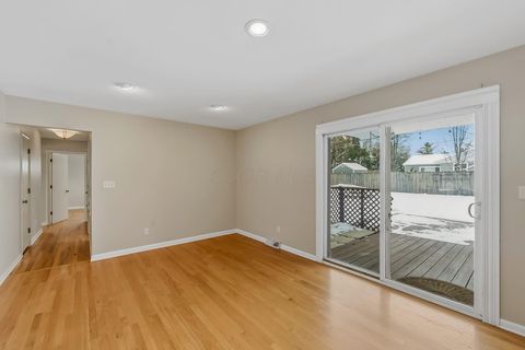 Tiny photo for 4271 Kenbury Place, Columbus, OH 43220 (MLS # 225045106)