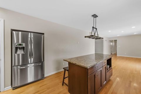 Tiny photo for 4271 Kenbury Place, Columbus, OH 43220 (MLS # 225045106)