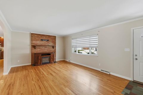 Tiny photo for 4271 Kenbury Place, Columbus, OH 43220 (MLS # 225045106)