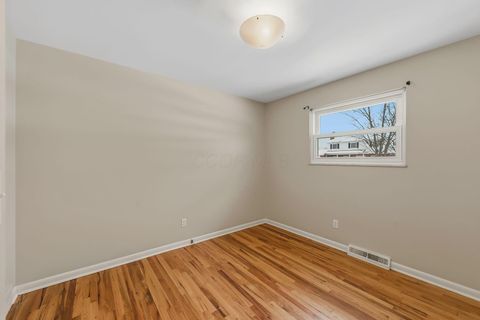 Tiny photo for 4271 Kenbury Place, Columbus, OH 43220 (MLS # 225045106)
