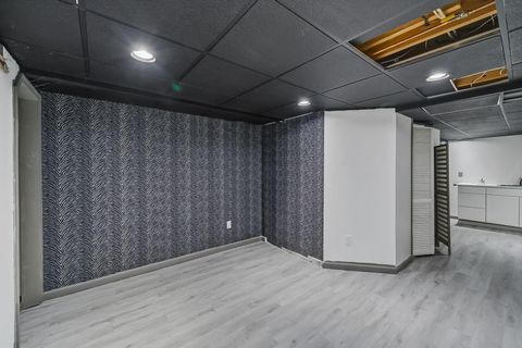 Tiny photo for 4271 Kenbury Place, Columbus, OH 43220 (MLS # 225045106)