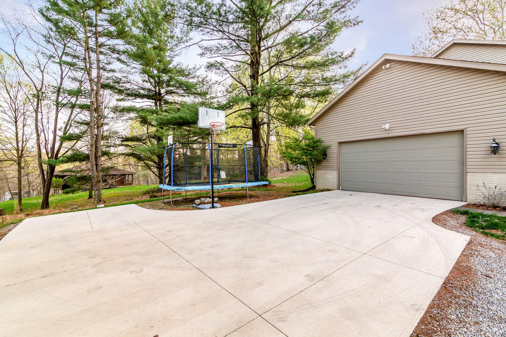 41 Green Valley Court, Howard, Ohio image 37