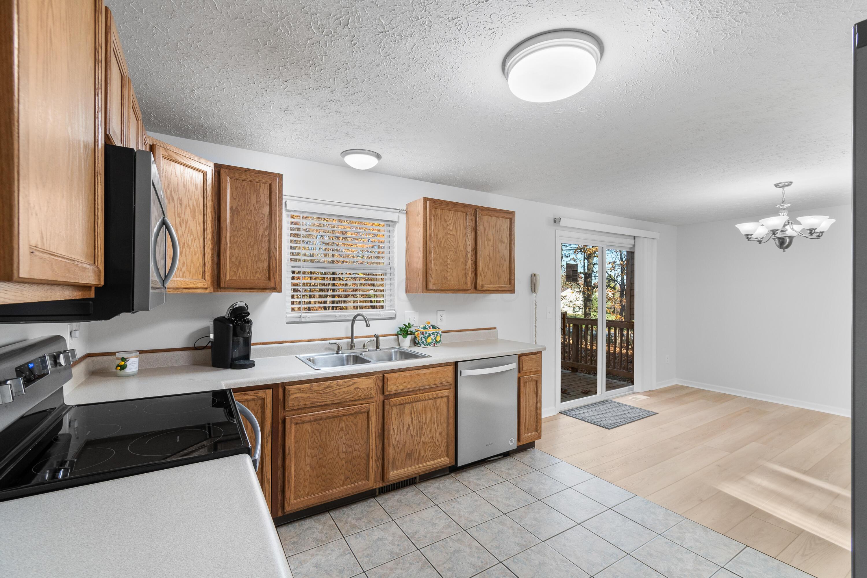 2070 Cinnamon Drive, West Salem, Ohio image 11