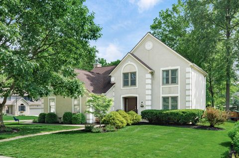 Photo of 818 Hensel Woods Road, Columbus, OH 43230 (MLS # 226021313)