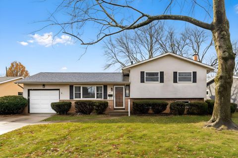 Photo of 4840 Almont Drive, Columbus, OH 43229 (MLS # 225044153)