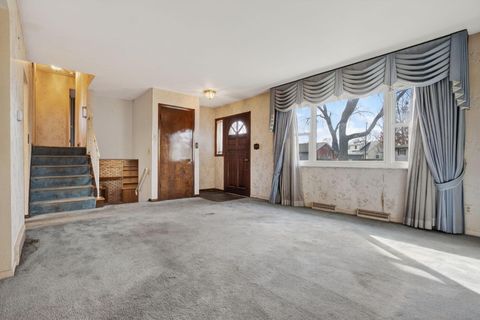 Photo of 4840 Almont Drive, Columbus, OH 43229 (MLS # 225044153)