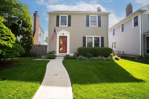 Photo of 1224 Oxley Road, Grandview, OH 43212 (MLS # 226013616)