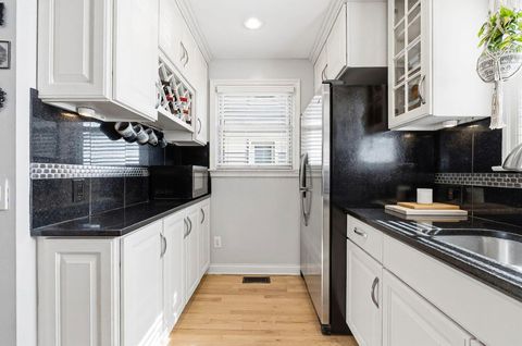 Tiny photo for 1224 Oxley Road, Grandview, OH 43212 (MLS # 226013616)