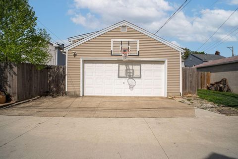 Tiny photo for 1224 Oxley Road, Grandview, OH 43212 (MLS # 226013616)