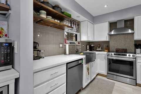 Tiny photo for 2800 Overview Court 2800B #2800B, Columbus, OH 43231 (MLS # 225045440)