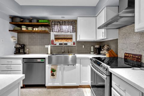 Tiny photo for 2800 Overview Court 2800B #2800B, Columbus, OH 43231 (MLS # 225045440)