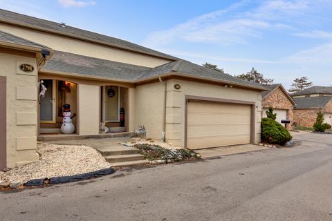 Tiny photo for 2800 Overview Court 2800B #2800B, Columbus, OH 43231 (MLS # 225045440)