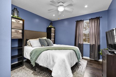 Tiny photo for 2800 Overview Court 2800B #2800B, Columbus, OH 43231 (MLS # 225045440)