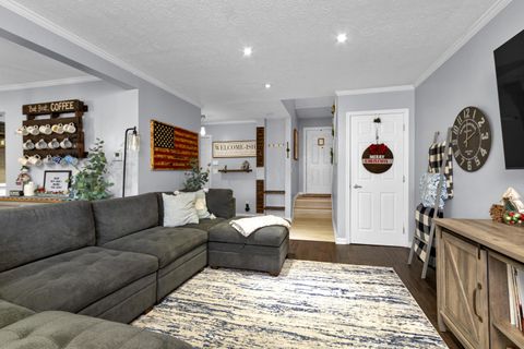 Tiny photo for 2800 Overview Court 2800B #2800B, Columbus, OH 43231 (MLS # 225045440)