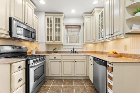 Tiny photo for 2908 Indianola Avenue, Columbus, OH 43202 (MLS # 226014835)