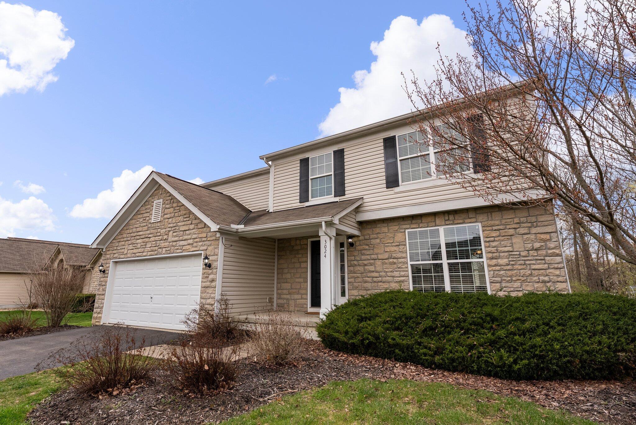 3024 Abbey Knoll Drive, Lewis Center, Ohio image 2