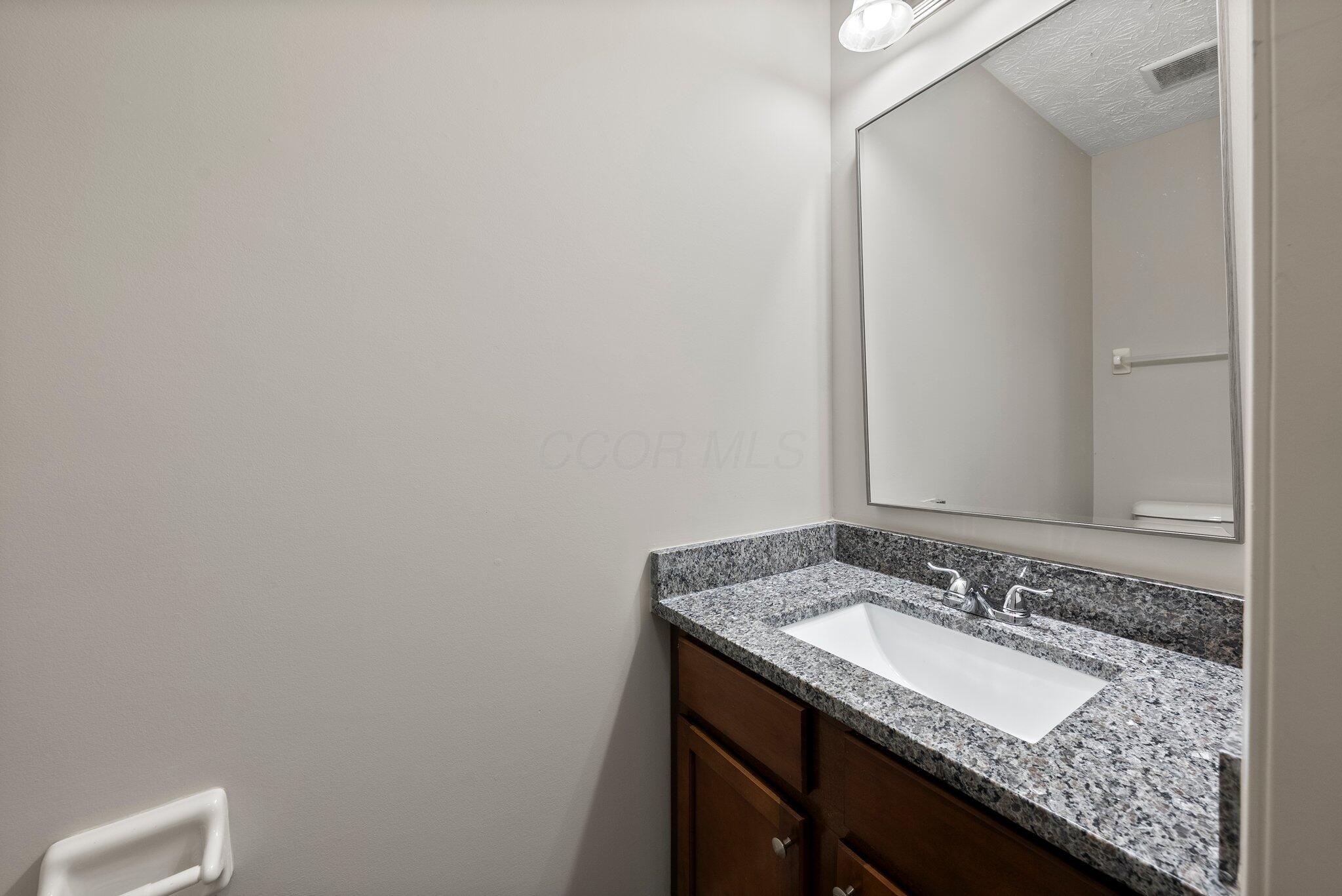 3024 Abbey Knoll Drive, Lewis Center, Ohio image 25