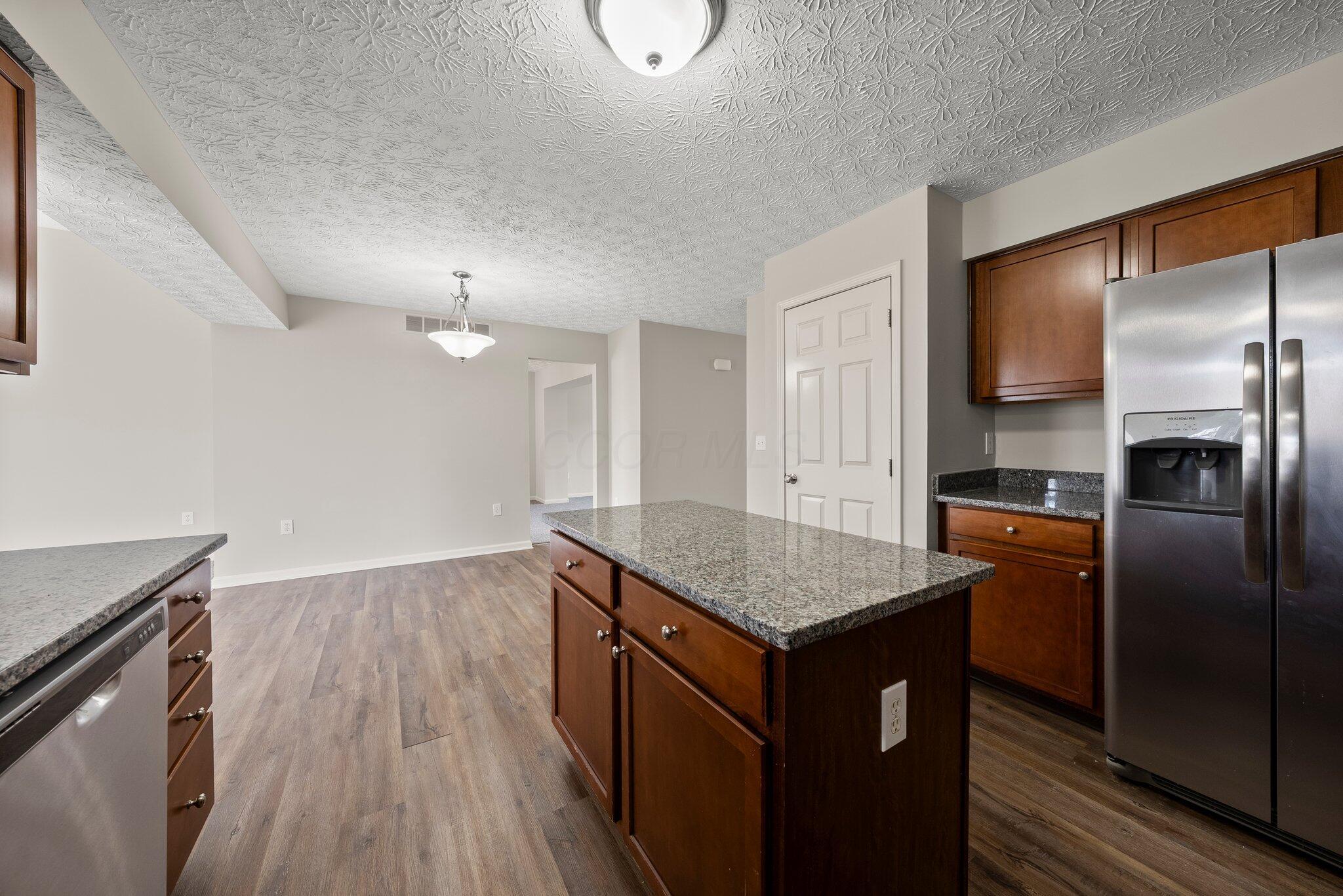 3024 Abbey Knoll Drive, Lewis Center, Ohio image 17