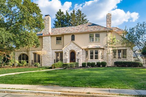 Photo of 2165 S Parkway Drive, Columbus, OH 43221 (MLS # 226008244)