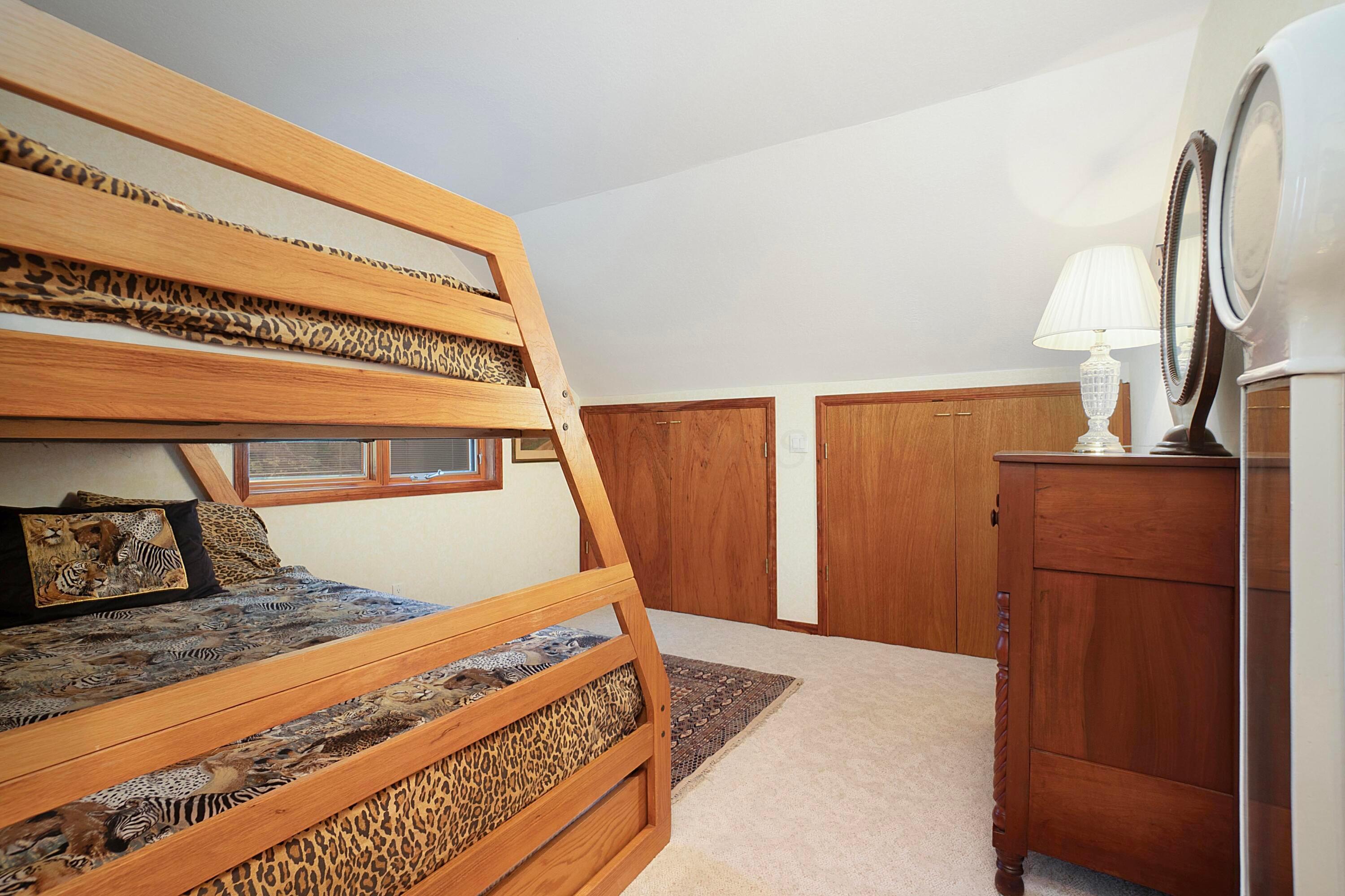 Rockbridge, Ohio, 43149, United States, 3 Bedrooms Bedrooms, ,4 BathroomsBathrooms,Residential,Active,1992551