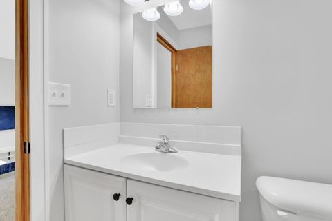 Tiny photo for 2625 Clybourne Road, Columbus, OH 43231 (MLS # 225037684)